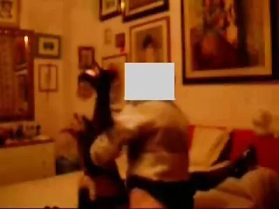 Brünette benutzt reife hausfrauen porn ihr Sexspielzeug