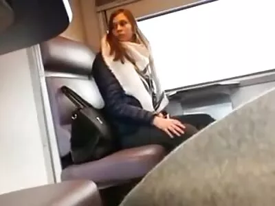 Brünettes Mädchen mit einer glatten geile reife deutsche hausfrauen engen Fotze spielt sich selbst