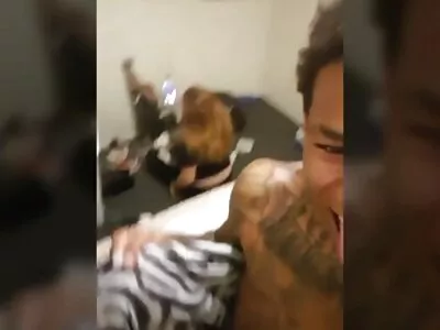 Blondine geile reife frauen kostenlos nimmt ein Bad