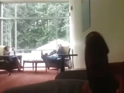 Eine Blondine massiert geile reife hausfrauen ihre Fotze