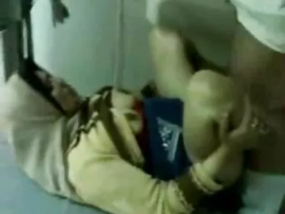 Ein großer geile reife deutsche frauen falscher Schwanz steckt in einer Blondine