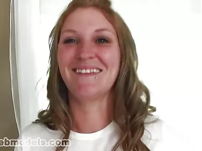 Blonde reife geile hausfrauen Milf lutscht einen reifen Schwanz