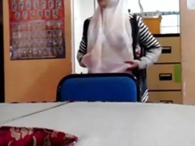 Maskierte Frau wird nackte alte hausfrauen penetriert