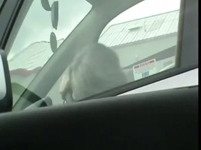 Blondine wichst reife hausfrauen nackt einen Schwanz und neckt mit den Füßen