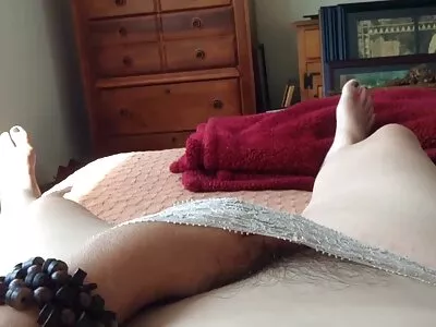 Eine geile reife frauen sex gebleichte blonde Hottie bohrt ihren Muff