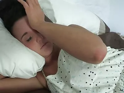 Finger für ihre enge reife hausfrauen porno kahle Möse