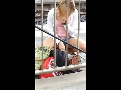 So hübsche Brünette mit Brille lutscht und reife hausfrauen nackt fickt mit seinem schwarzen Freund Kumpel, viel Spaß