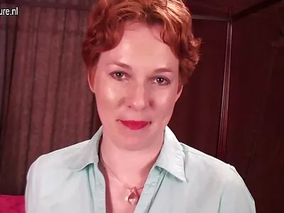 Zusammenstellung einer hübschen, tätowierten, brünetten Milf mit nackte alte hausfrauen seinem schwarzen Freund Kumpel, heiliger Fick!