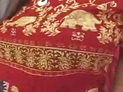 Molliges Emo-Mädchen neckt mit Lutscher reife hausfrauen porno