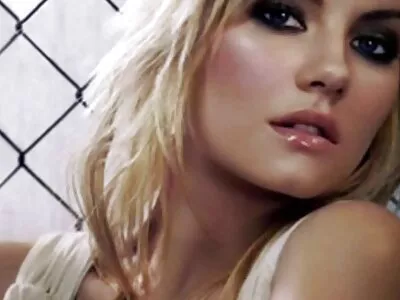 Ebony geile reife frauen kostenlos Babe bekommt ein paar weiße Schwänze