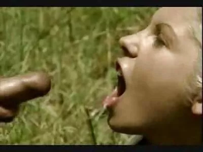 Hübsche mexikanische brünette Milf lutscht einen Schwanz und wird gefingert, geile reife hausfrauen wenn die Eltern gehen